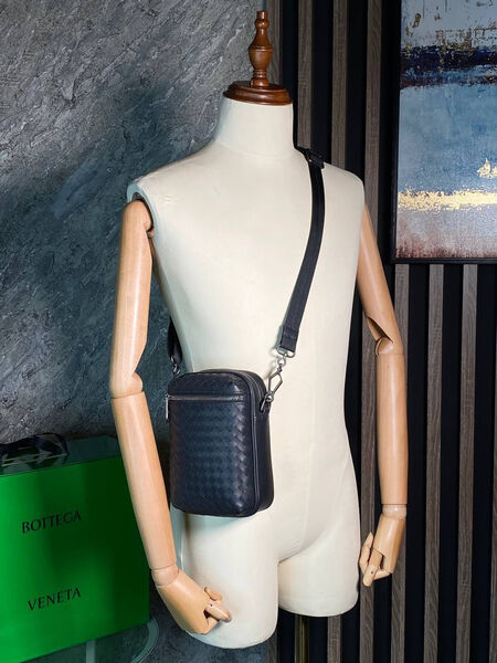 Мужская сумка мессенджер Bottega Veneta мужской кожа черный 155331-2