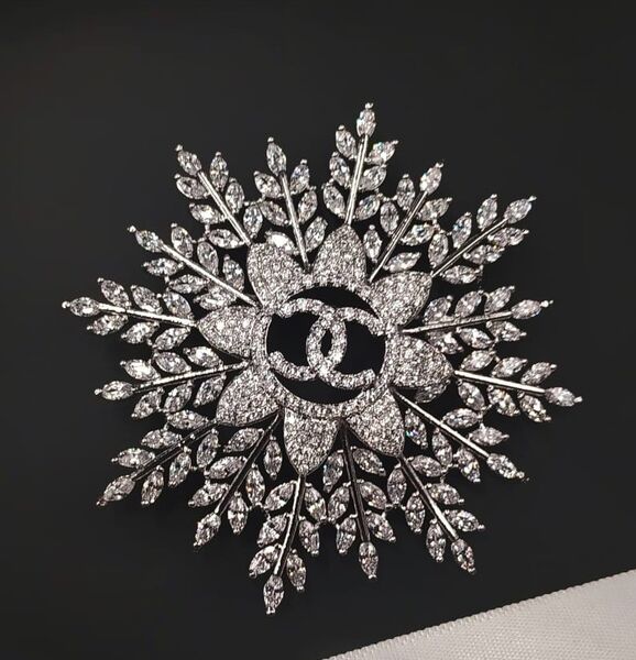 Брошь Chanel 10465