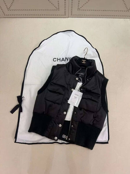 Жилет Chanel женский черный 135036-2