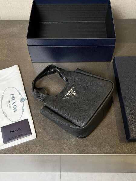Сумка Prada женский кожа черный l0826468-1-2