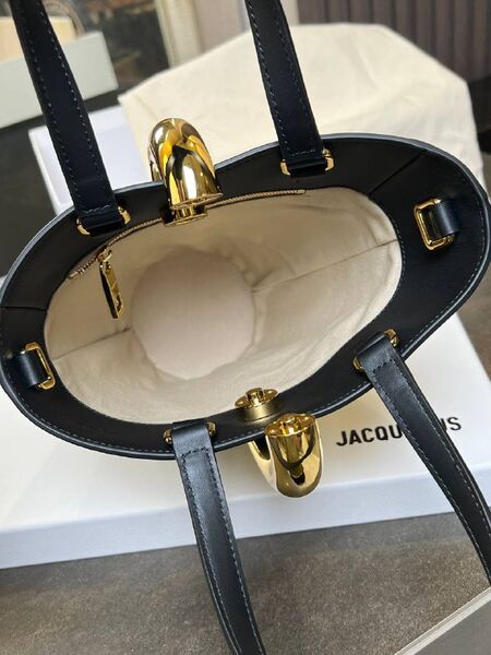 Сумка Jacquemus женский кожа черный m9046629-1-8