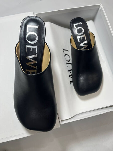 Мюли шлепки Loewe женский кожа черный 149576-2