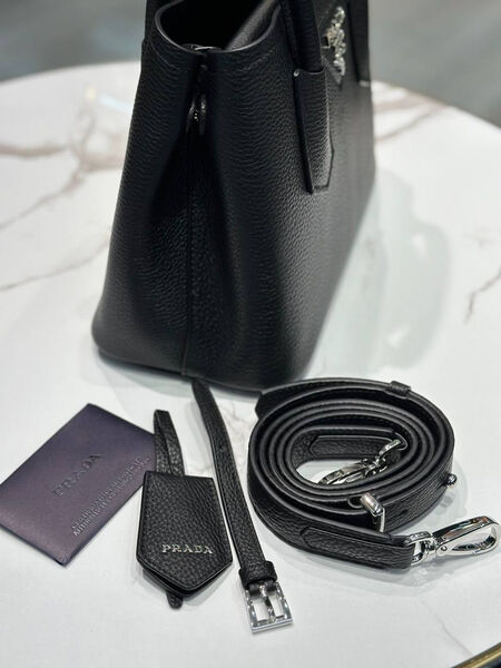 Сумка Prada женский кожа черный 158903-3