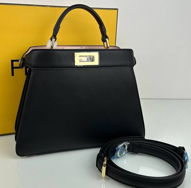 Сумка Fendi Peekaboo женский кожа черный 119923