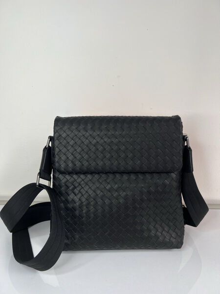 Мужская сумка мессенджер Bottega Veneta мужской кожа черный 149911-2