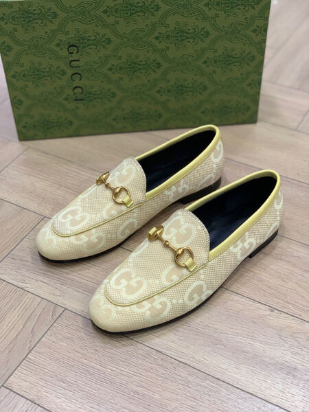 Лоферы Gucci женский кожа бежевый 110932-2