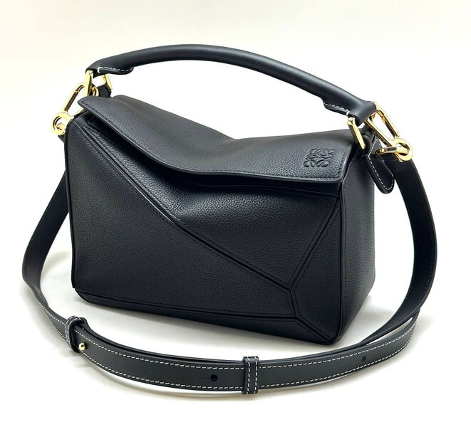Сумка Loewe женский кожа черный 161180-2