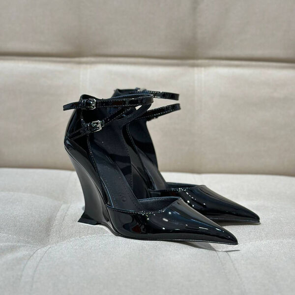 Туфли Ferragamo женский кожа черный 136793-4