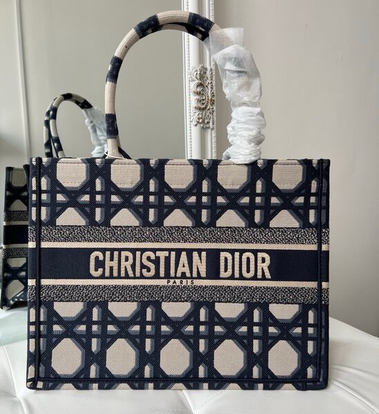 Сумка Christian Dior Book 36 женский текстиль бежевый 141847