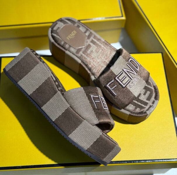 Шлепки Fendi женский текстиль 188773