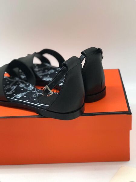 Сандалии Hermès женский кожа черный 66648-4