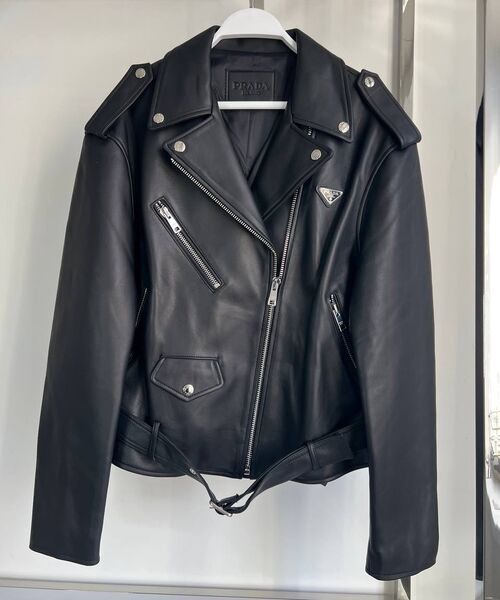 Куртка Prada женский кожа черный 141619