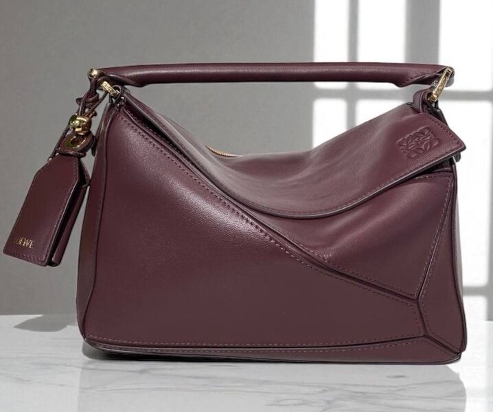 Сумка Loewe женский кожа бордовый 194894