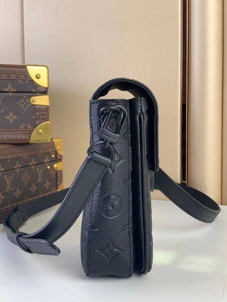 Мужская сумка мессенджер Louis Vuitton мужской кожа черный 143069-3
