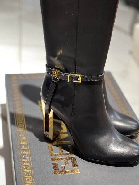 Сапоги Fendi женский кожа черный 134327-6