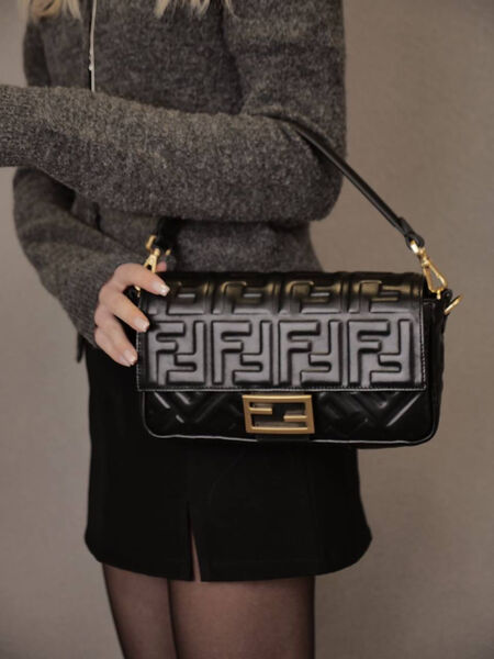 Сумка Fendi Baguette женский кожа черный 136608-2