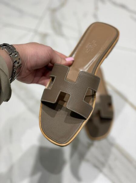 Шлепки Hermès женский кожа бежевый 89413-3