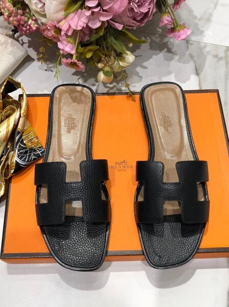 Шлепки Hermès женский кожа черный 89359-4