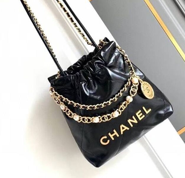 Сумка Chanel 22 женский кожа черный 156373