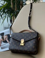 Сумка Louis Vuitton Pochette Metis женский канва черный 187402-2