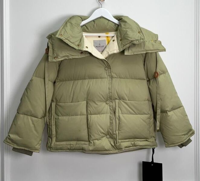 Пуховик Moncler женский болотный 125097