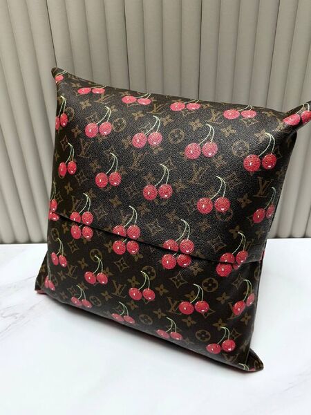 Подушка Louis Vuitton канва коричневый T750111-1-2