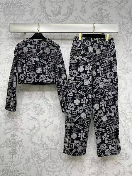 Джинсы Chanel женский черный 142854-2