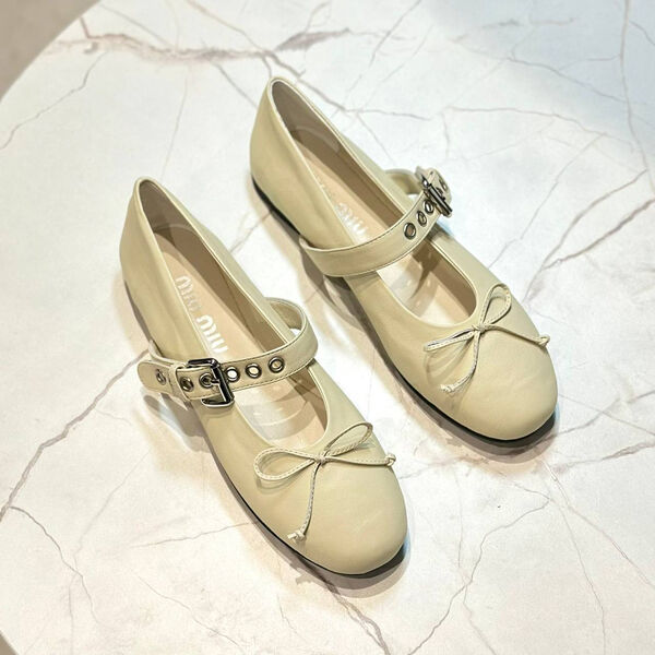 Балетки Miu Miu женский кожа бежевый 149472-2