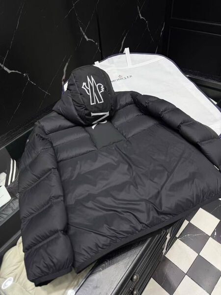 Мужской пуховик Moncler мужской черный 200557-8