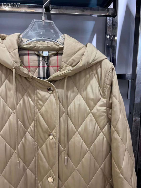 Пуховик Burberry женский бежевый 62444-4