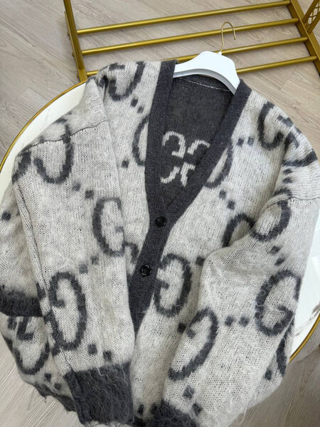 Кардиган Gucci женский вязаная ткань графитовый 162496-4