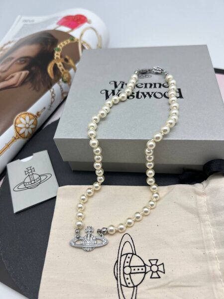 Колье Vivienne Westwood белый 175329