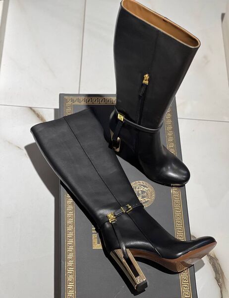 Сапоги Fendi женский кожа черный 134327