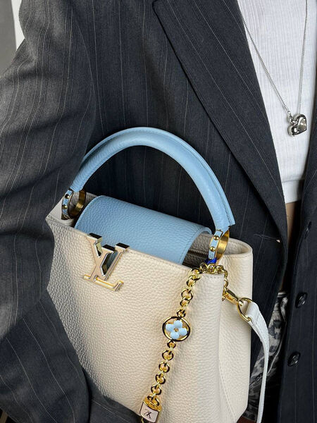 Сумка Louis Vuitton Capucines женский кожа бежевый 156137-2
