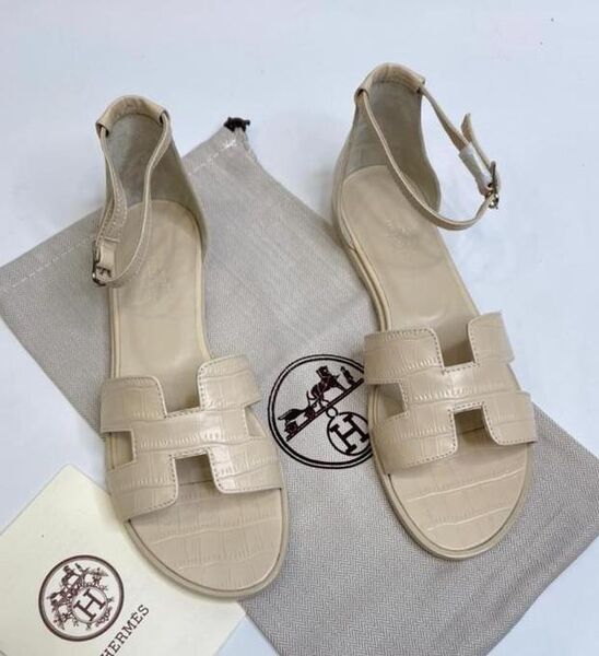 Сандалии Hermès женский кожа графитовый 66600