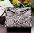 Сумка Bottega Veneta Andiamo Shoulder Bag Python женский кожа серый 170968