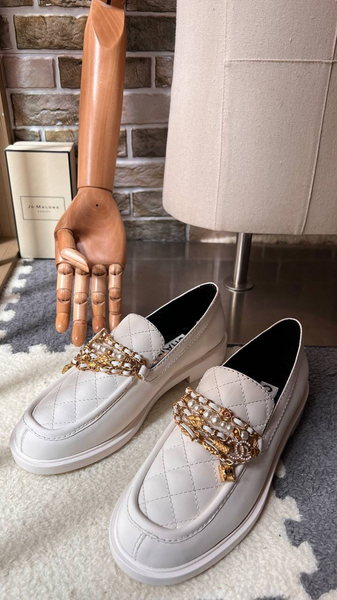 Лоферы Chanel женский кожа белый 39934-4