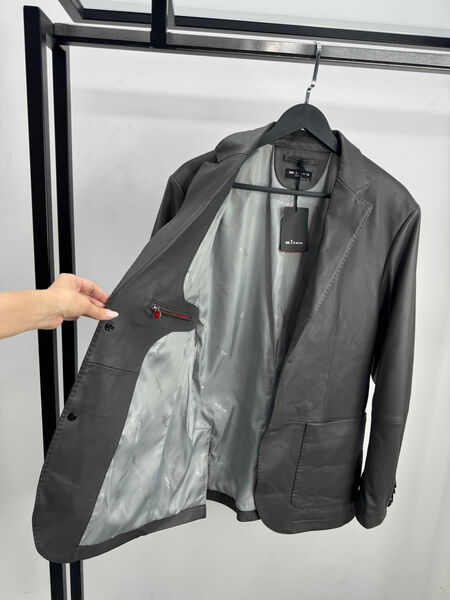 Мужская куртка Kiton мужской кожа графитовый 195966-2