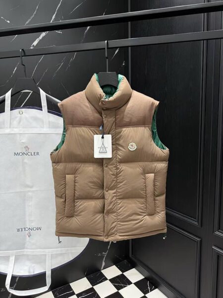 Мужской пуховик двухсторонний Moncler мужской болотный 200545-15