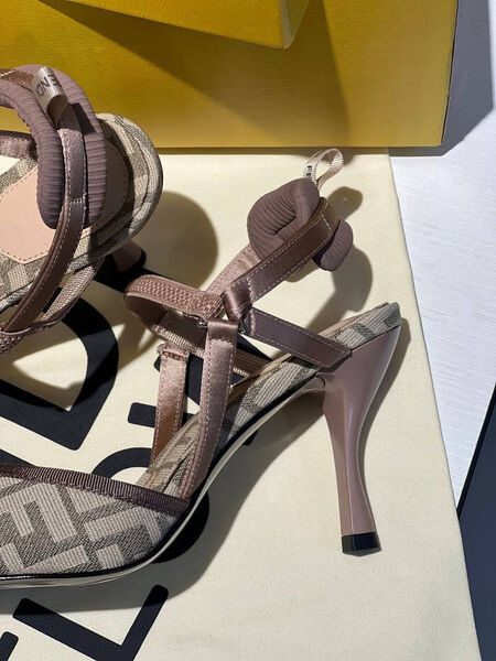 Туфли Fendi женский текстиль бежевый 105119-3