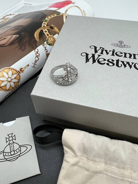 Кольцо Vivienne Westwood белый 175332