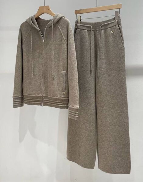 Костюм Loro Piana женский бежевый 199881