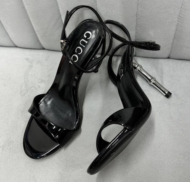 Босоножки Gucci женский кожа черный 191941