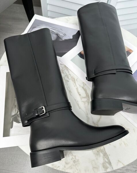 Сапоги Burberry женский кожа swift черный 128934