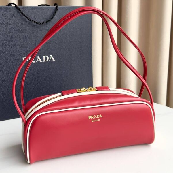 Сумка Prada женский кожа бордовый 186345