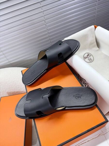 Мужские шлёпанцы Hermes Izmir мужской кожа черный m5113226-1-8