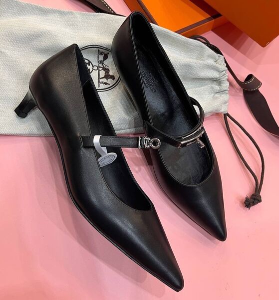 Туфли Hermès женский кожа черный 180374