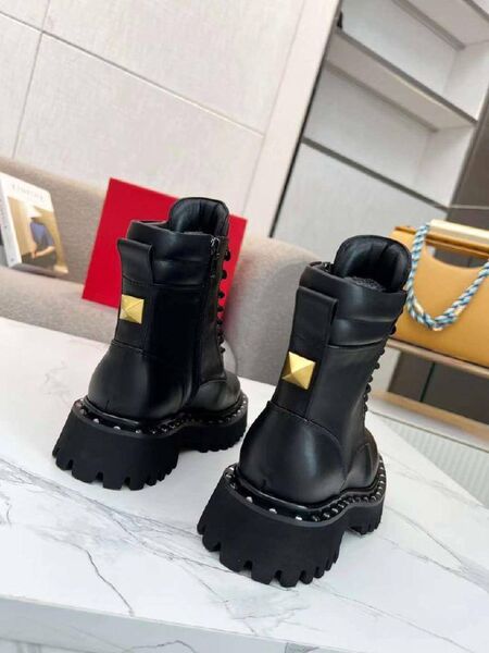 Женские ботинки Valentino женский кожа черный y8121838-1-5