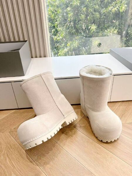 Женские ботинки Balenciaga Women's Alaska Fur Bootie женский замша белый h6487694-1-5