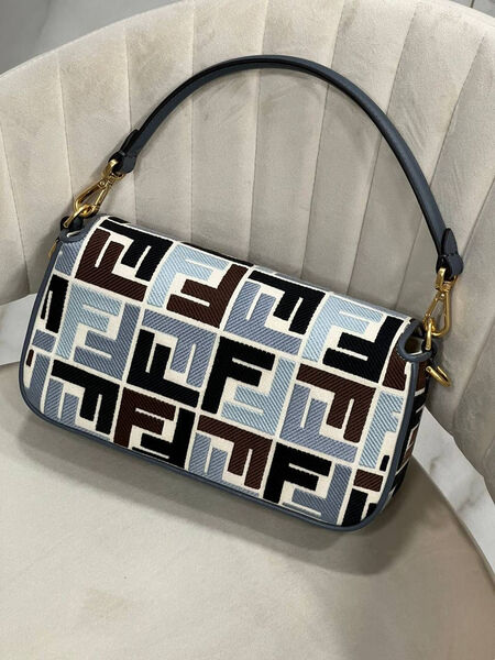 Сумка Fendi Baguette женский кожа бирюзовый 149612-2
